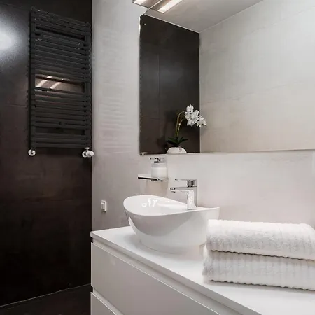 Walonska Apartment *